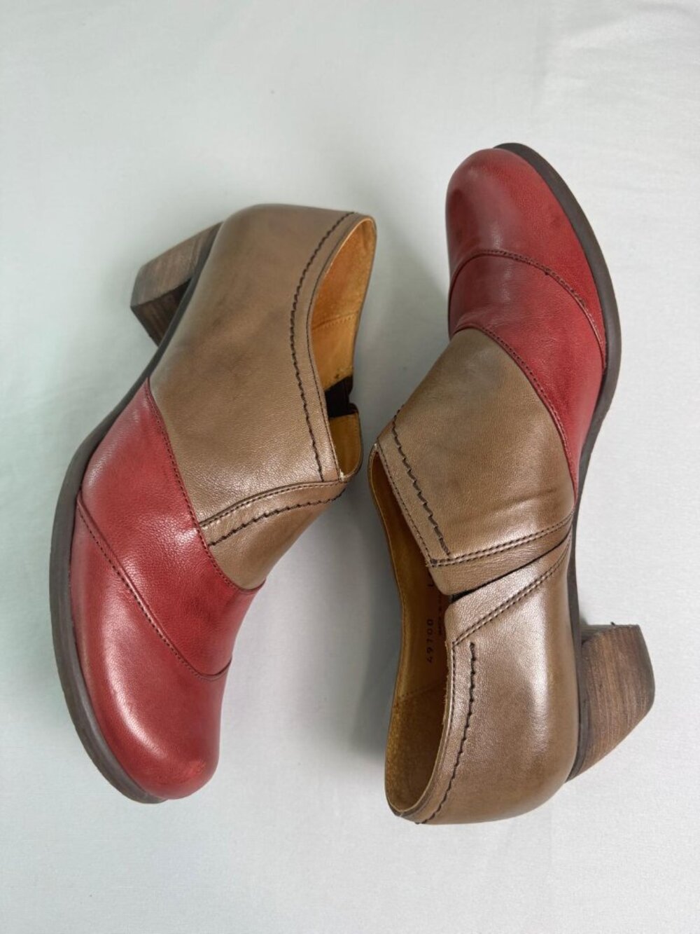 FIDJI Portugal Leather Two-Tone Womens Shooties US 9 EUR 40